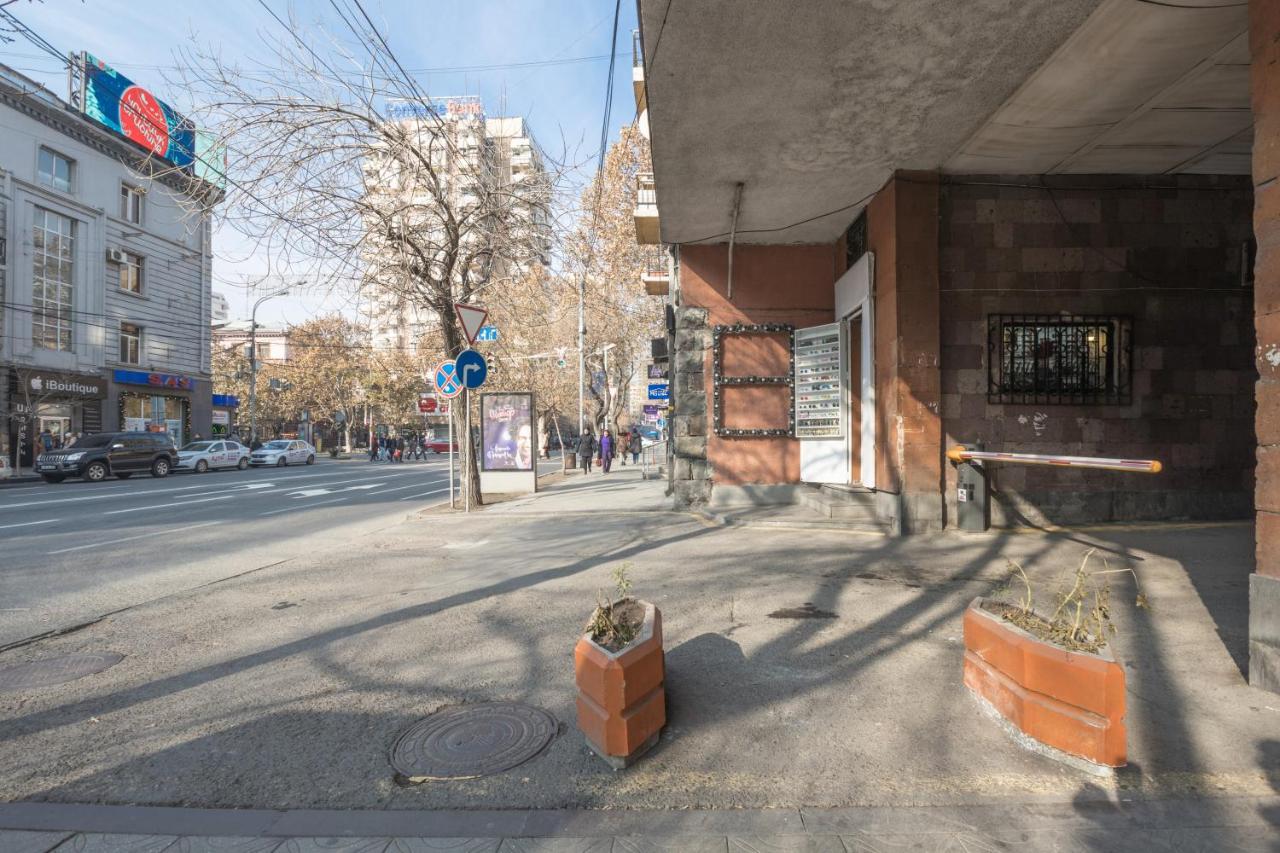 Hotel Armeni Yerevan Exterior photo